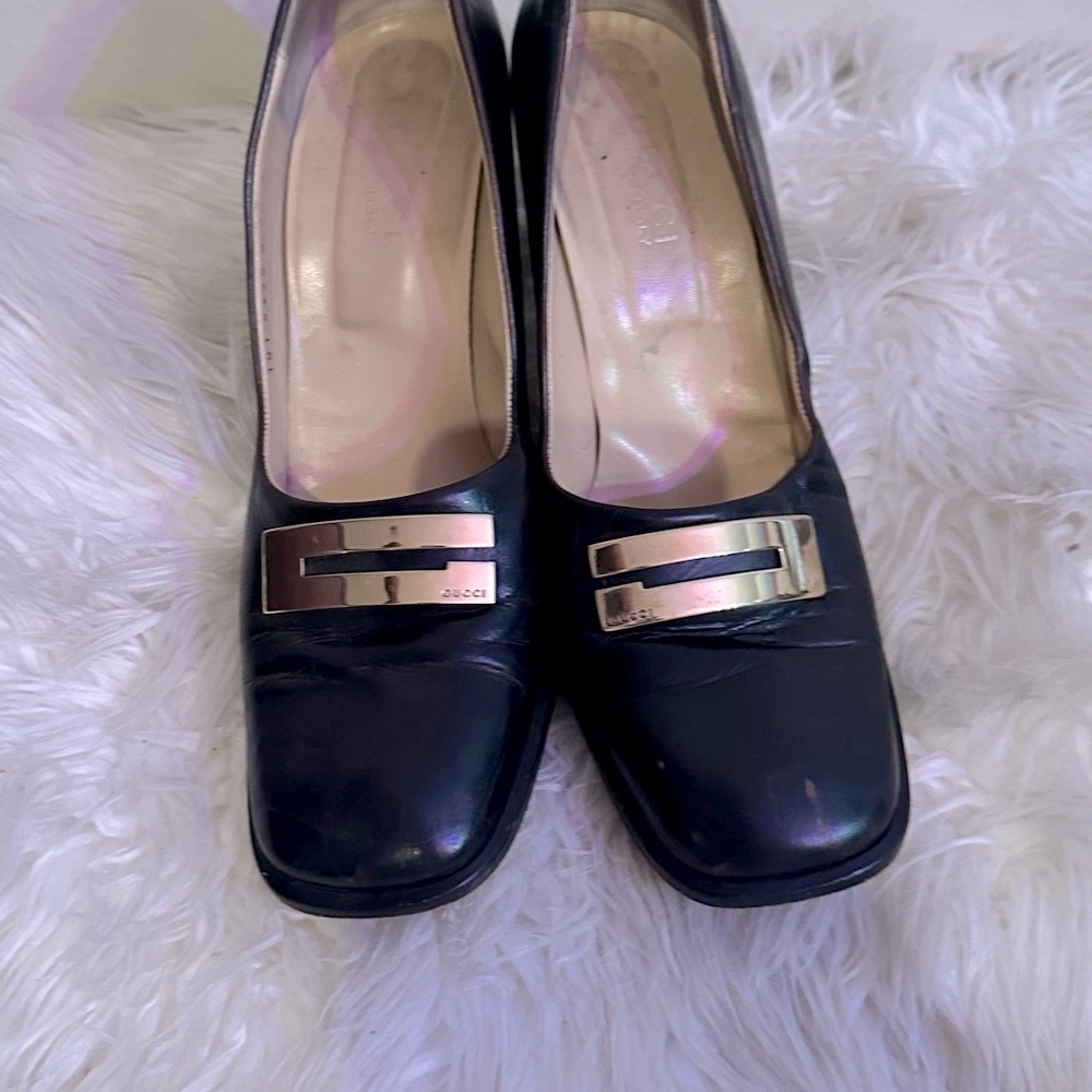Gucci women Black  Heels with Elegant Details.